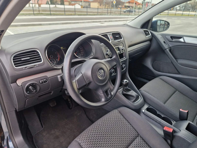 VW Golf 1.4 /80 к.с. - автомобили, коли, обяви за нови и употребявани 7