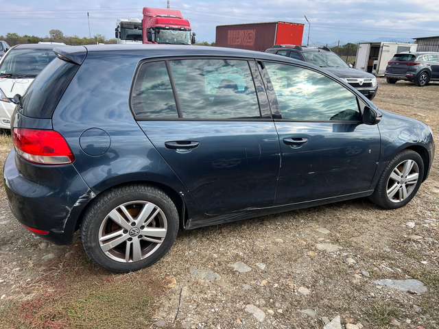VW Golf 1.2 - автомобили, коли, обяви за нови и употребявани 3