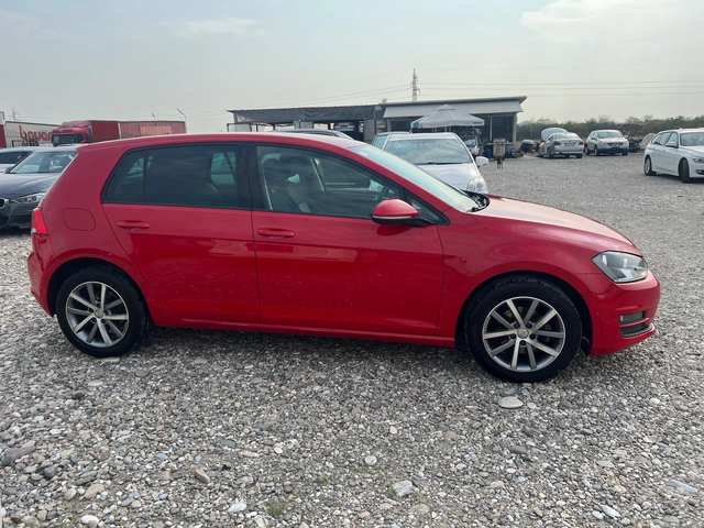 VW Golf 1.6 TDI - автомобили, коли, обяви за нови и употребявани 3