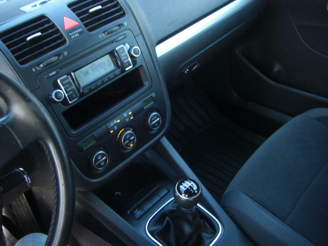 VW Golf 1.9TDI  GT 105k.c - автомобили, коли, обяви за нови и употребявани 11