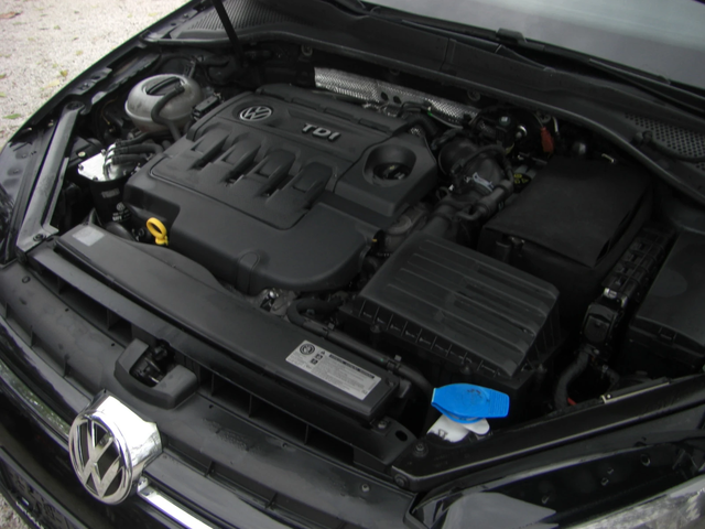 VW Golf 2.0TDI High Line NAVI AVTOMAT EURO 6B - автомобили, коли, обяви за нови и употребявани 16