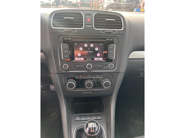 VW Golf 1.6i NAVI EURO 5 - автомобили, коли, обяви за нови и употребявани 11