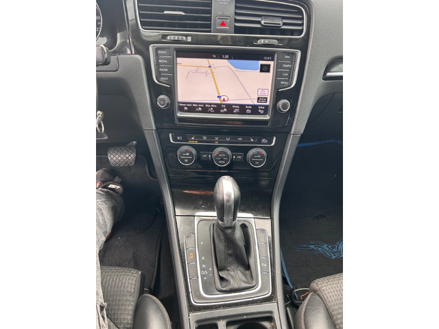VW Golf 1.6TDI AVTOMAT/NAVI/KAMERA/KOJA EURO 6 - автомобили, коли, обяви за нови и употребявани 13