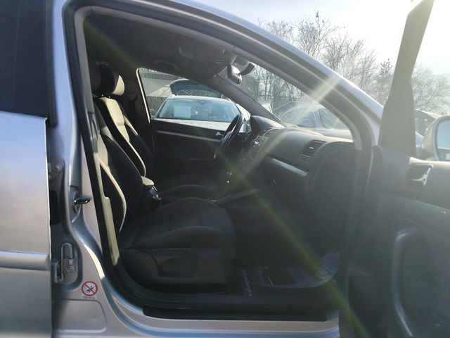 VW Golf 1.9TDi* KLIMATRONIK* - автомобили, коли, обяви за нови и употребявани 10