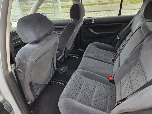 VW Golf 1.9tdi 110* Italy* - автомобили, коли, обяви за нови и употребявани 10