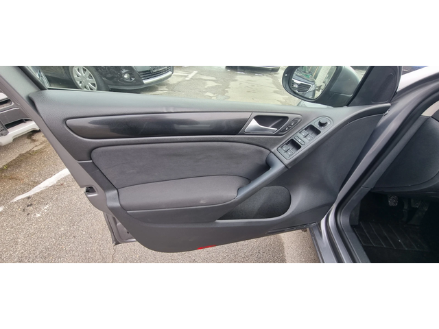 VW Golf 1.6i 102 k.c GAZ ITALIA - автомобили, коли, обяви за нови и употребявани 9