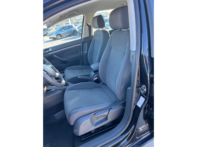 VW Golf 1.6FSI 166.000km!! - автомобили, коли, обяви за нови и употребявани 11