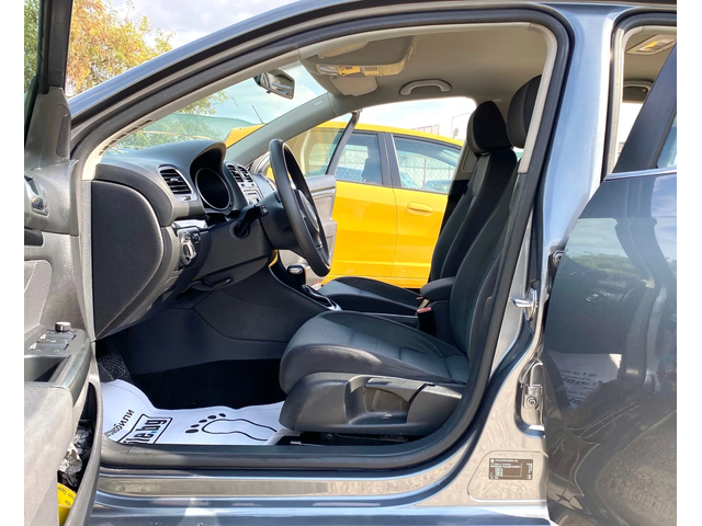 VW Golf 1.6TDI 105HP DSG - автомобили, коли, обяви за нови и употребявани 8