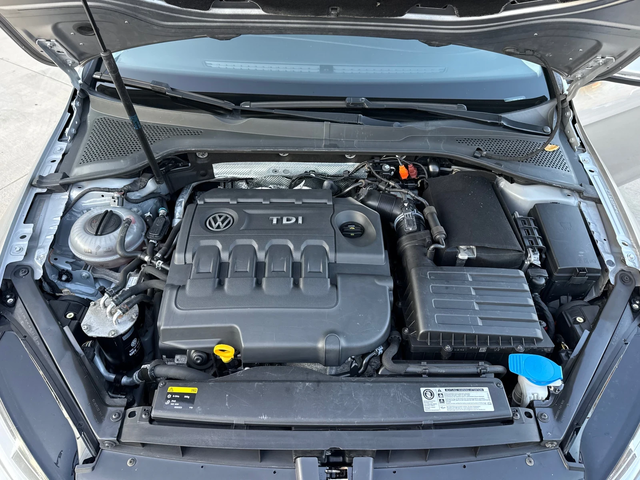 VW Golf DISTRONIC/Line Assist/Panorama/NAVI - автомобили, коли, обяви за нови и употребявани 13