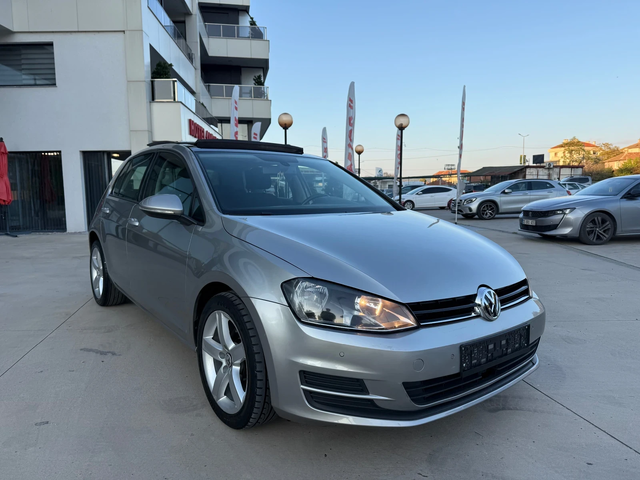 VW Golf DISTRONIC/Line Assist/Panorama/NAVI - автомобили, коли, обяви за нови и употребявани 6