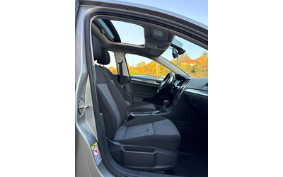 VW Golf DISTRONIC/Line Assist/Panorama/NAVI - автомобили, коли, обяви за нови и употребявани 7