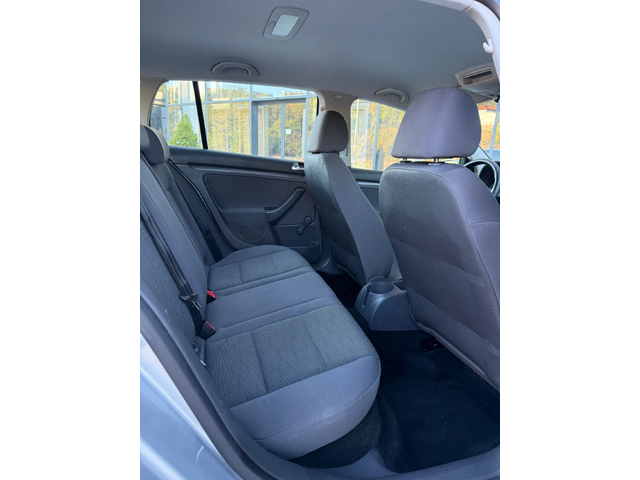 VW Golf 1.9 TDI - автомобили, коли, обяви за нови и употребявани 9