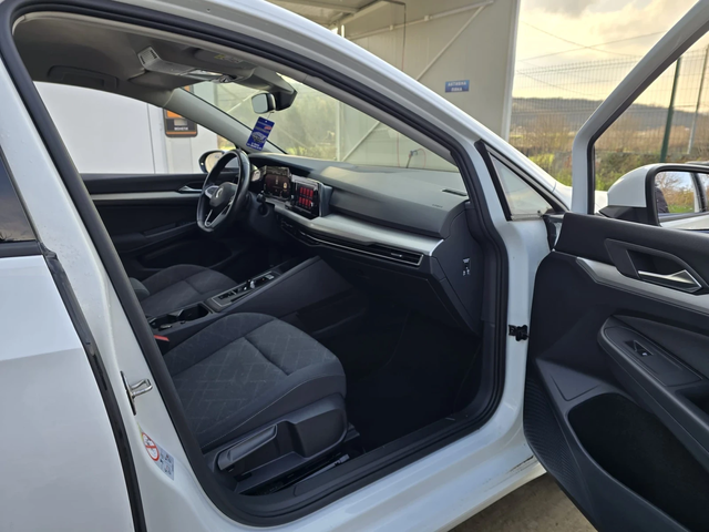 VW Golf 1.5 eTSI - 131к.с. - Топ състояние - автомобили, коли, обяви за нови и употребявани 10