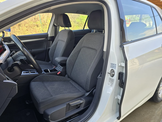 VW Golf 1.5 eTSI - 131к.с. - Топ състояние - автомобили, коли, обяви за нови и употребявани 9