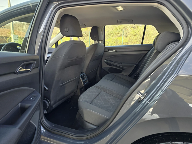 VW Golf 1.0ETSI LIFE 110к.с DSG - автомобили, коли, обяви за нови и употребявани 10