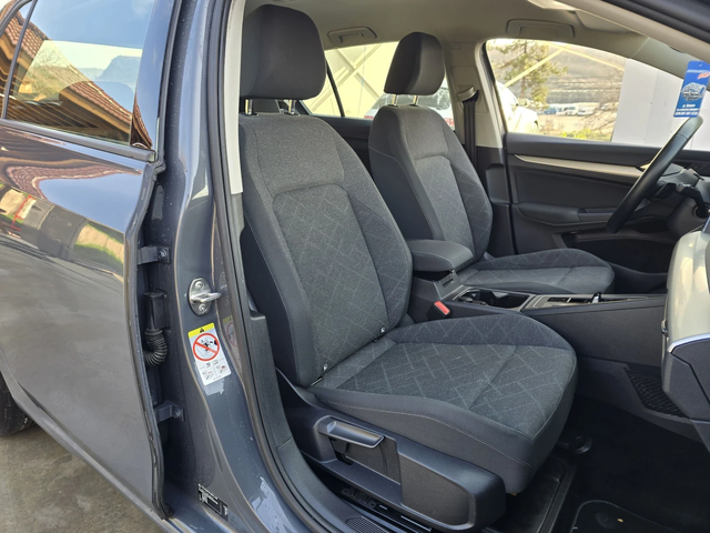 VW Golf 1.0ETSI LIFE 110к.с DSG - автомобили, коли, обяви за нови и употребявани 11