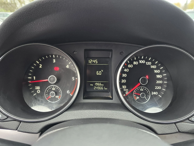 VW Golf 1.6TDI Comfortline 105к.с - автомобили, коли, обяви за нови и употребявани 16