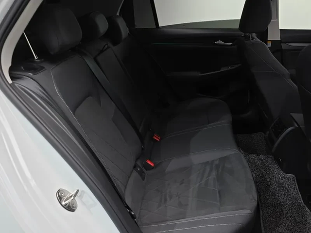 VW Golf 8Th Generation 2.0 Tdi Prestige - автомобили, коли, обяви за нови и употребявани 11