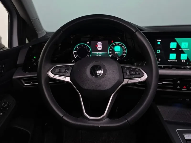 VW Golf 8Th Generation 2.0 Tdi Prestige - автомобили, коли, обяви за нови и употребявани 12