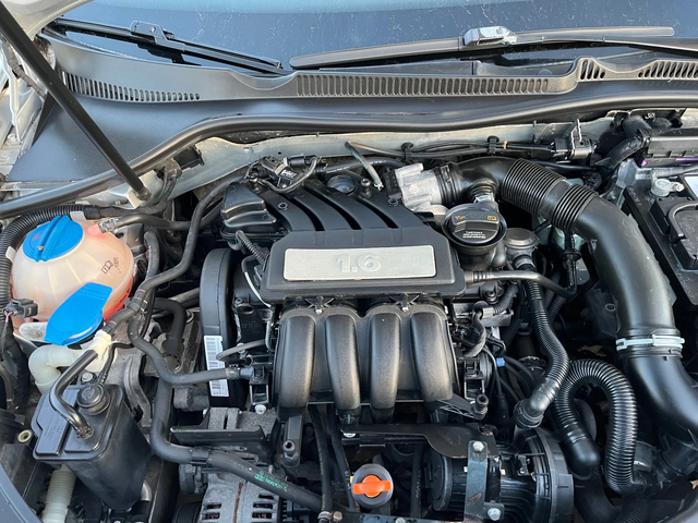 VW Golf 1.6i-102-GAS-ITALIA - автомобили, коли, обяви за нови и употребявани 9