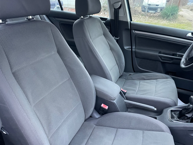 VW Golf 1.9TDI-105-KLIMA-ITALIA - автомобили, коли, обяви за нови и употребявани 5