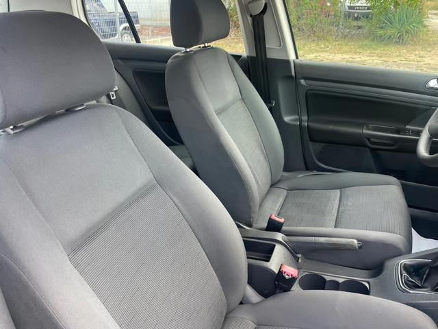 VW Golf 1.9TDI-105-ITALIA - автомобили, коли, обяви за нови и употребявани 5