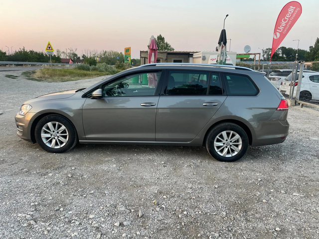VW Golf 1.6TDI-NAVI-PANO-DSG - автомобили, коли, обяви за нови и употребявани 11