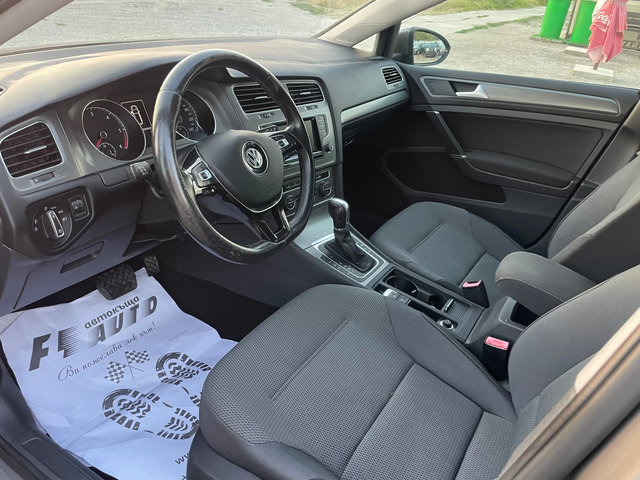 VW Golf 1.6TDI-NAVI-PANO-DSG - автомобили, коли, обяви за нови и употребявани 12