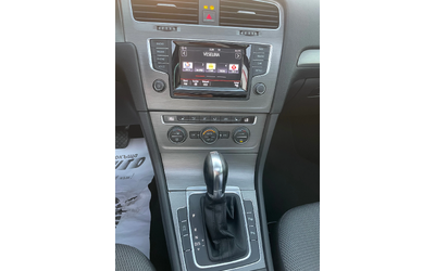 VW Golf 1.6TDI-NAVI-PANO-DSG - автомобили, коли, обяви за нови и употребявани 13