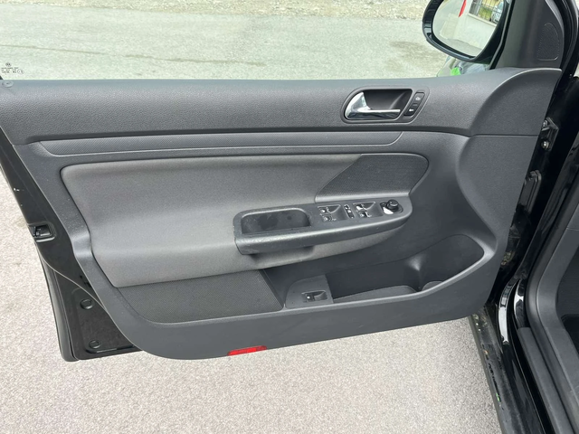 VW Golf 1.4I 90к EURO 4 КЛИМАТИК - автомобили, коли, обяви за нови и употребявани 6