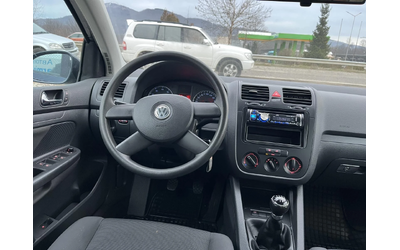 VW Golf 1.4I 75кс  КЛИМАТИК - автомобили, коли, обяви за нови и употребявани 11