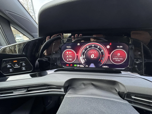 VW Golf VIII GTI - автомобили, коли, обяви за нови и употребявани 14