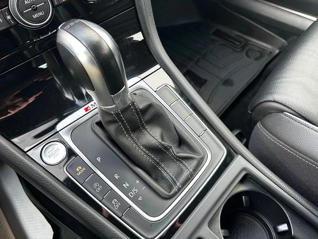 VW Golf R DSG AWD 2.0T* Keyless* NAVI* Кожа* Подгрев* Prem - автомобили, коли, обяви за нови и употребявани 12