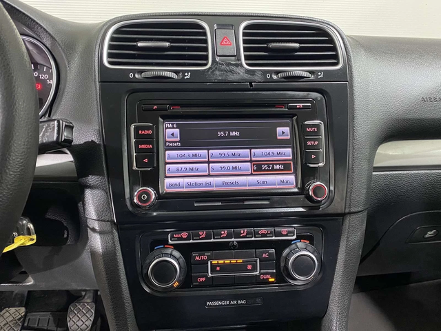 VW Golf 1.6 TDI  4x4 - автомобили, коли, обяви за нови и употребявани 9