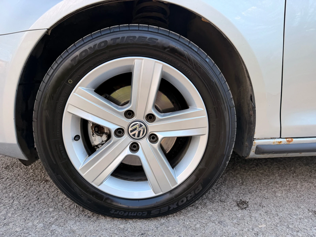 VW Golf 1.6TDI - автомобили, коли, обяви за нови и употребявани 16