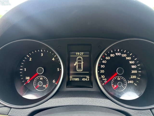 VW Golf 6 2.0TDI Navi, Xenon, 140к.с - автомобили, коли, обяви за нови и употребявани 13