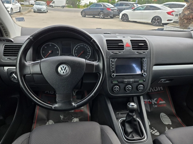 VW Golf 2.0TDI-140кс= 6СКОРОСТИ= НАВИ= ПАРКТРОНИК - автомобили, коли, обяви за нови и употребявани 10