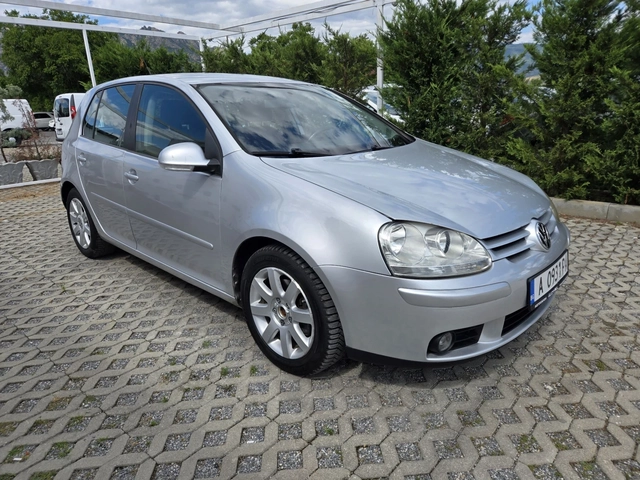 VW Golf 2.0TDI-140кс= 6СКОРОСТИ= НАВИ= ПАРКТРОНИК - автомобили, коли, обяви за нови и употребявани 1