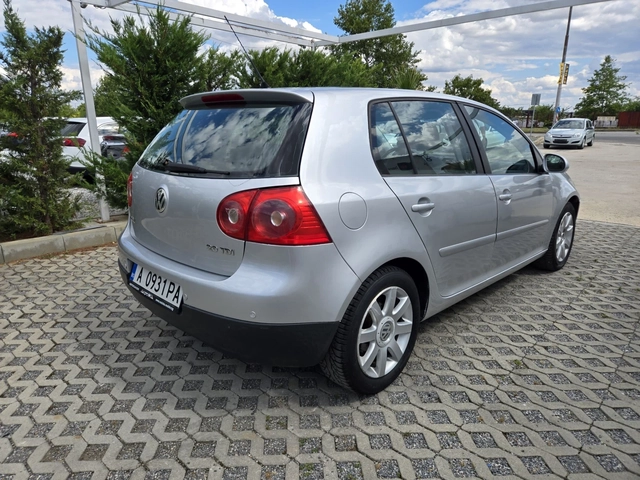 VW Golf 2.0TDI-140кс= 6СКОРОСТИ= НАВИ= ПАРКТРОНИК - автомобили, коли, обяви за нови и употребявани 2