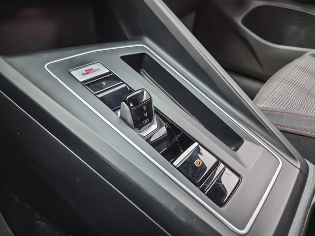 VW Golf GTI* DSG* HUD* DISTRONIC* LANE* ОБДУХ - автомобили, коли, обяви за нови и употребявани 4
