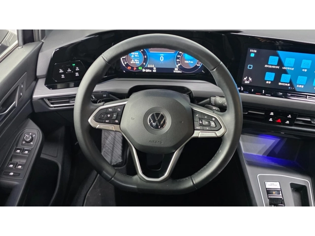 VW Golf 2.0 TDI Premium | Адаптивен круиз | Камера| Подгре - автомобили, коли, обяви за нови и употребявани 11