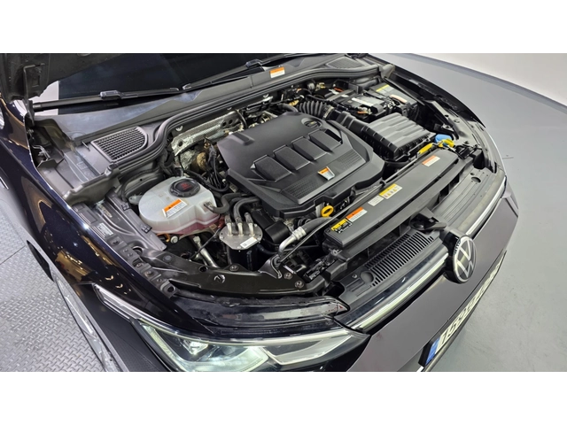 VW Golf 2.0 TDI Premium | Адаптивен круиз | Камера| Подгре - автомобили, коли, обяви за нови и употребявани 4