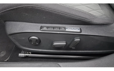VW Golf 2.0 TDI Prestige | HUD | Адаптивен круиз | Масаж - автомобили, коли, обяви за нови и употребявани 15
