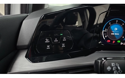 VW Golf 2.0 TDI Prestige | HUD | Адаптивен круиз | Масаж - автомобили, коли, обяви за нови и употребявани 16