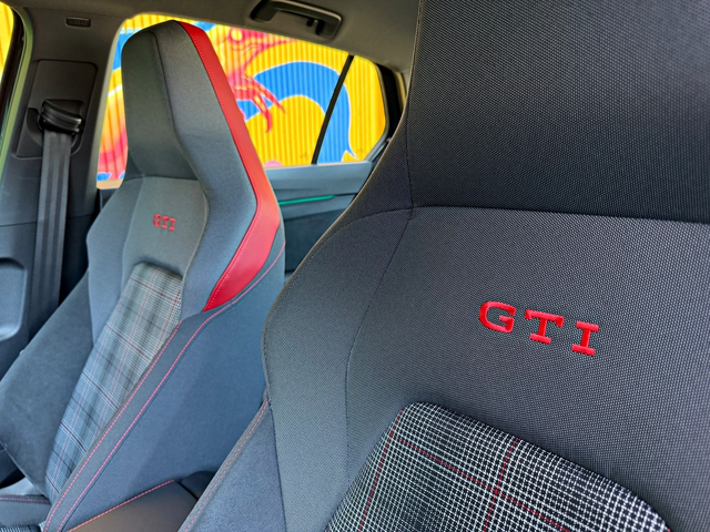VW GOLF GTI 2.0L 4cyl FWD - автомобили, коли, обяви за нови и употребявани 12
