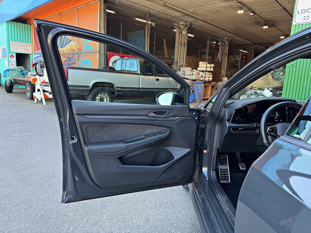 VW GOLF GTI 2.0L 4cyl FWD - автомобили, коли, обяви за нови и употребявани 13