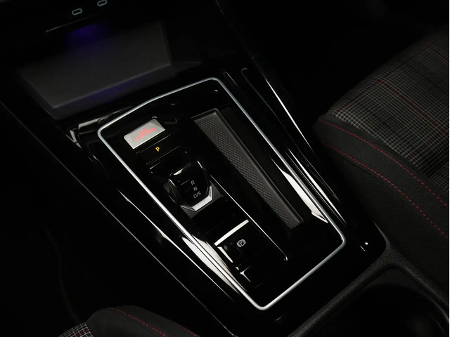 VW Golf GTI AUTOBAHN | CARPLAY Front Wheel Drive - автомобили, коли, обяви за нови и употребявани 18