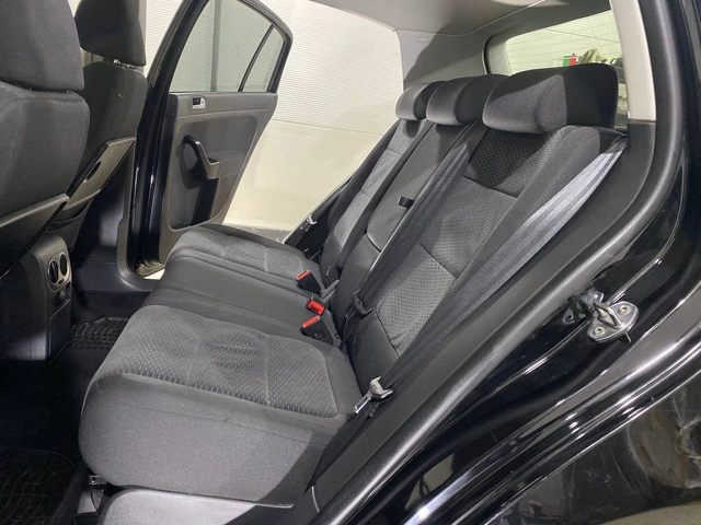 VW Golf Plus 1.6 TDI * AUTO* - автомобили, коли, обяви за нови и употребявани 9