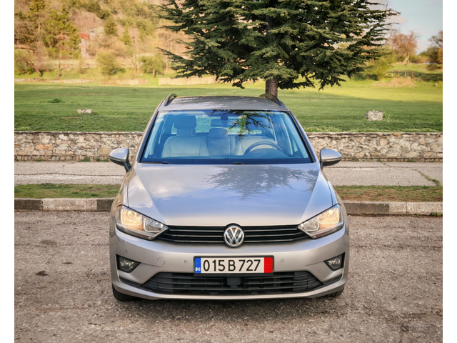 VW Golf Sportsvan НАВИ-КОЖА-ДИСТРОНИК - автомобили, коли, обяви за нови и употребявани 1