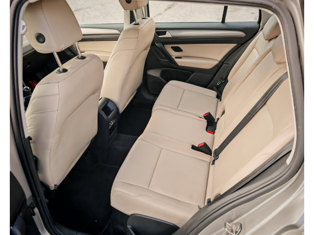 VW Golf Sportsvan НАВИ-КОЖА-ДИСТРОНИК - автомобили, коли, обяви за нови и употребявани 9